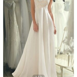 Elegant White Lace Evening Gown